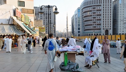 بازار گردي زائران ايراني در عمره