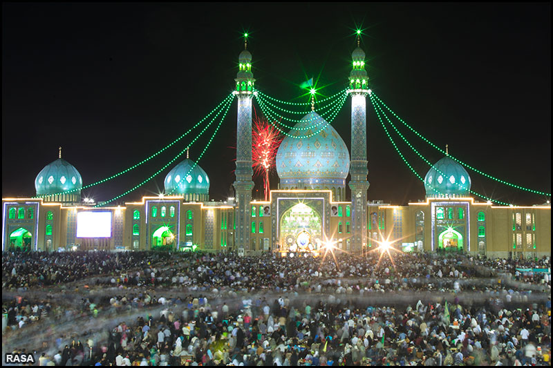 إقامة احتفالات مولد الامام المهدي (عج) في مسجد جمكران بقم المقدسة