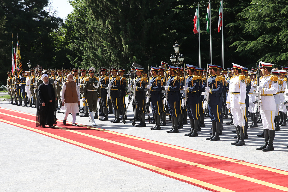 استقبال رسمی روحانی از نخست وزیر هندوستان
