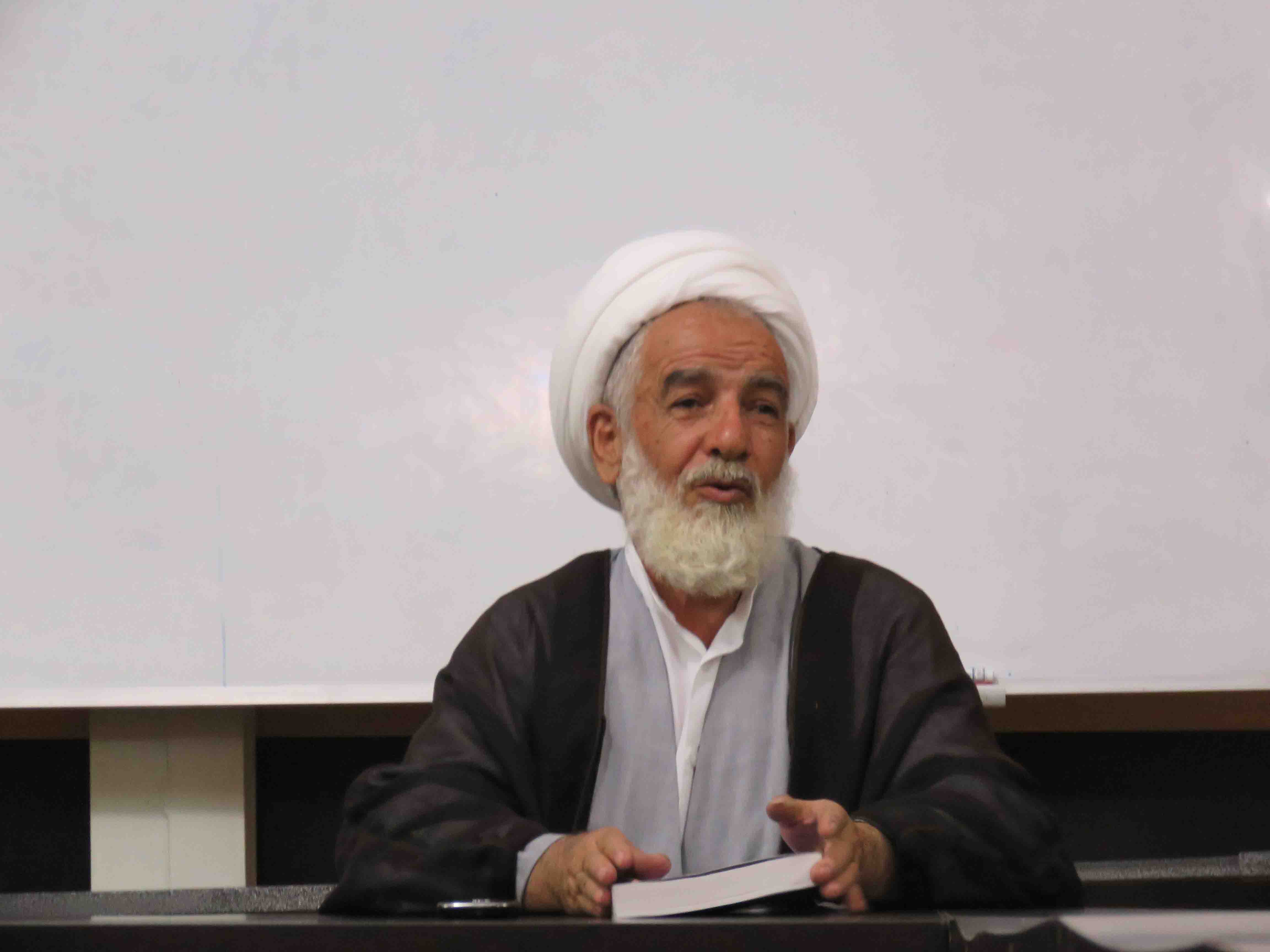 استاذ الحوزة العلمية بقم المقدسة حجة الاسلام علي زماني