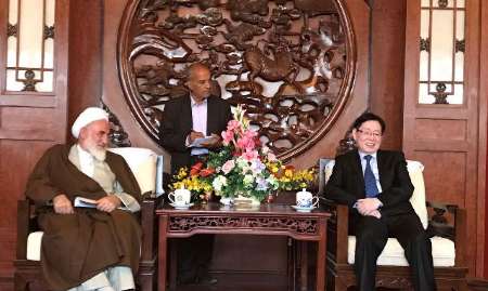 وفد من مجمع التقريب بين المذاهب الاسلامية يلتقي رئيس مؤسسة الاديان في الصين 