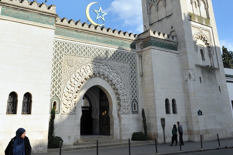 مساجد مدينة "نيم" الفرنسية 