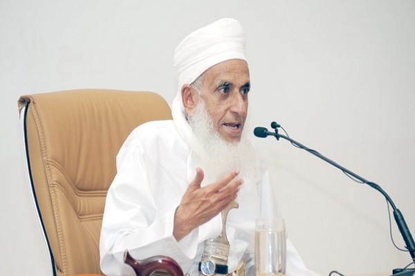  الشيخ أحمد بن حمد الخليلي المفتي العام لسلطنة عمان