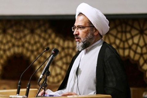 ما یقوم به القائد من المواقف هي ديبلوماسية الاقتدار