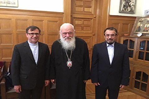 زعیم الکنیسة في الیونان یطالب بإستمرار الحوار الدیني مع إیران