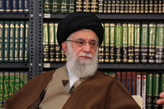 اطباء ايرانيون: بيان قائد الثورة الاسلامية رفع معنوياتنا