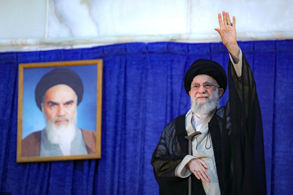صدور انقلاب اسلامی از دیدگاه رهبری