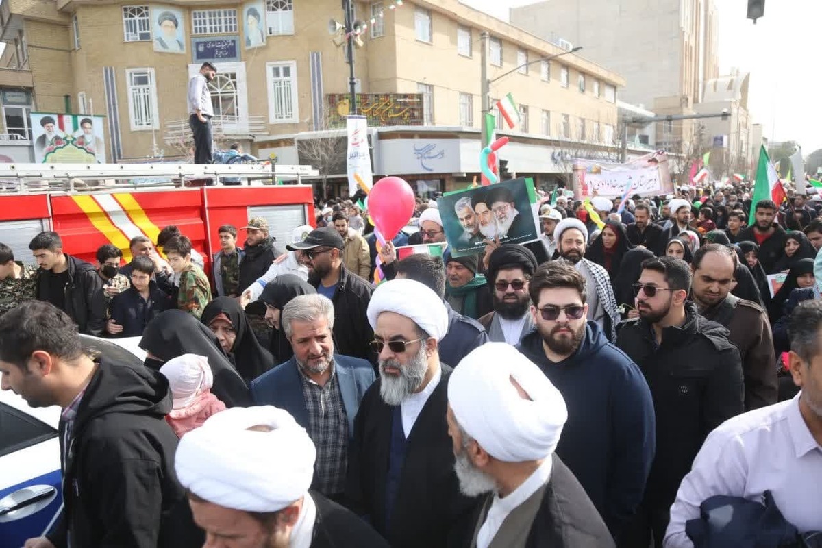 قدرت حضور مردم ایران در صحنه ها به مراتب بیشتر از قدرت های موشکی و پهپادی است