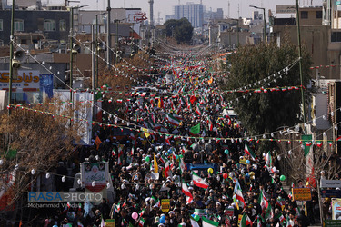 راهپیمایی باشکوه مردم قم در جشن پیروزی انقلاب