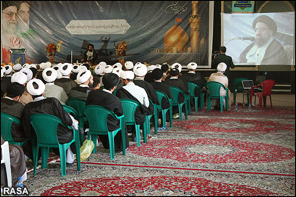 مؤتمر اسلامی العلمائی فی تبریز شمالی ایران
