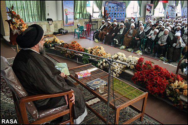 مؤتمر اسلامی العلمائی فی تبریز شمالی ایران