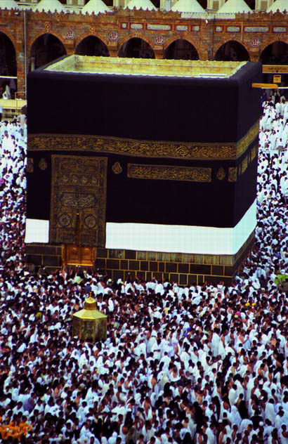 خطیب المسجد النبوی یحذر ملاک الفضائیات من مخالفة مقاصد الصوم