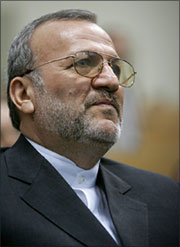 متکی یعلن امتلاک طهران أدلة على صلة (جند الله) بالاستخبارات الغربیة