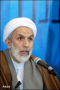 یجب تبیین مبانی الإسلام الدالة على تحریم تصنیع الأسلحة النوویة، وجعلها فی متناول الرأی العام العالمی.