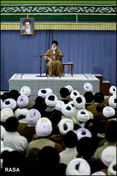اساتید حوزه مدافع جدی نظام، ولایت فقیه و شخص رهبری هستند