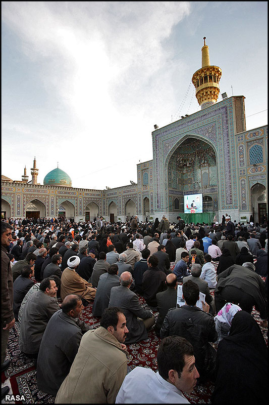 سخنراني رهبر معظم انقلاب در جمع دهها هزار نفري از زائران و مجاوران بارگاه ملکوتي ثامن الحجج علي بن موسي الرضا