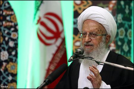 الثورة الاسلامیة فی ایران حطمت فرضیة التبعیة الى الشرق والغرب