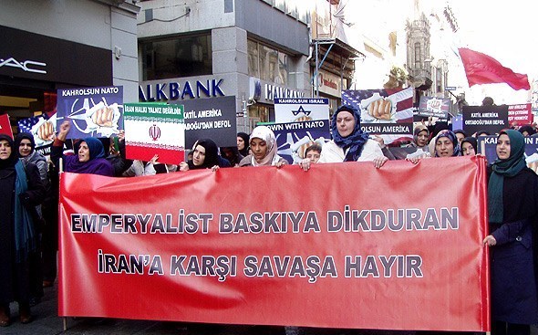 راهپيمايي مردم استانبول در حمايت از ايران
