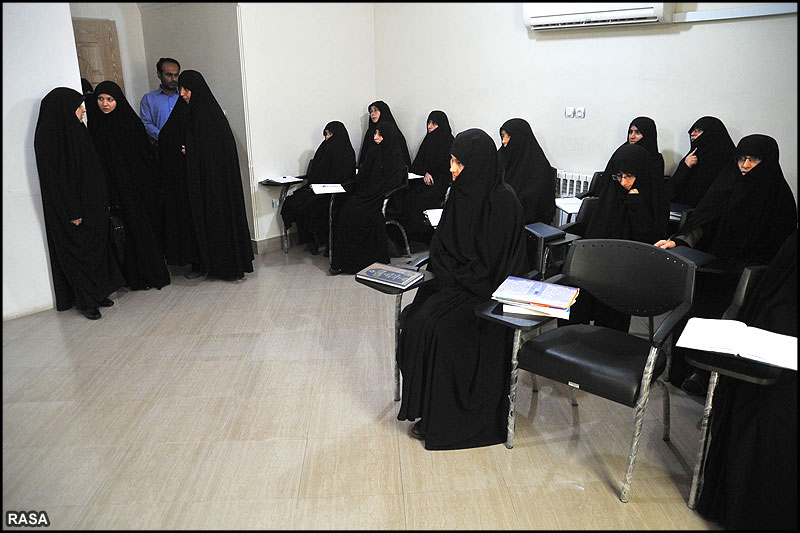 بازديد ايننا شوت از مرکز مديريت حوزه خواهران