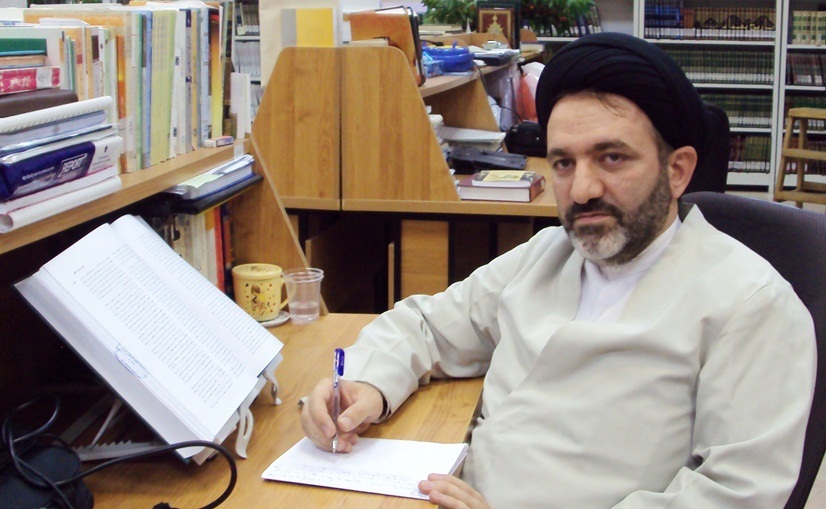 حجتالاسلام سيدقاسم رزاقي موسوي عضو هيأت علمي پژوهشکده تاريخ و سيره اهل بيت