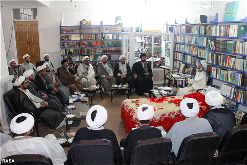 حجت الاسلام والمسلمين نکونام در جمع علماي استان