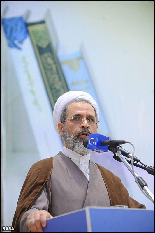مراسم رونمايي از آثار آيتالله مکارم شيرازي در مجتمع آموزش عالي امام خميني(ره)