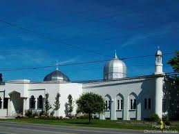نخستين مسجد استان اونتاريو کانادا که پنجاه سال پيش ساخته شده است