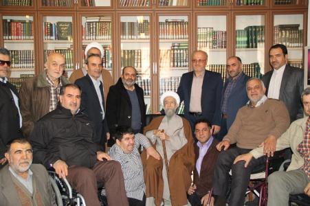 ديدار ايثارگران قزوين از آيت الله باريک بين