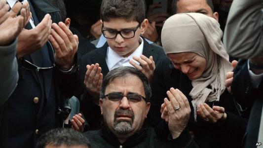خانواده دانشجويان مسلمان کشته شده در آمريکا