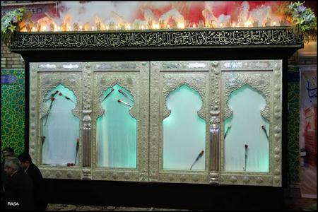 بازديد مهمانان کنگره سراسري شهداي هنرمند از کارگاه ساخت ضريح خيمه گاه اباالفضل (ع) در بوشهر