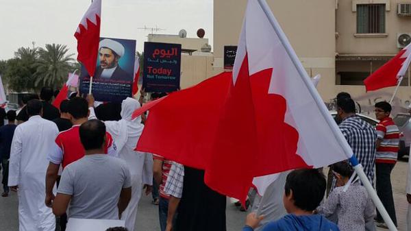 تظاهرات بالبحرين تطالب بالافراج عن الشيخ سلمان وجميع العتقلين