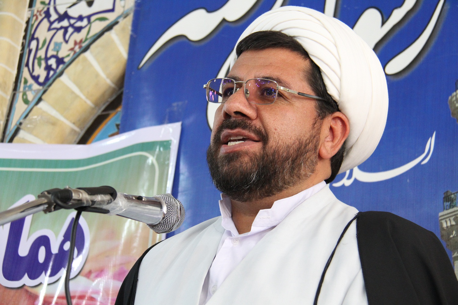 حجت الاسلام ملک محمدي، رييس مرکز رسيدگي به امور مساجد چهارمحال و بختياري