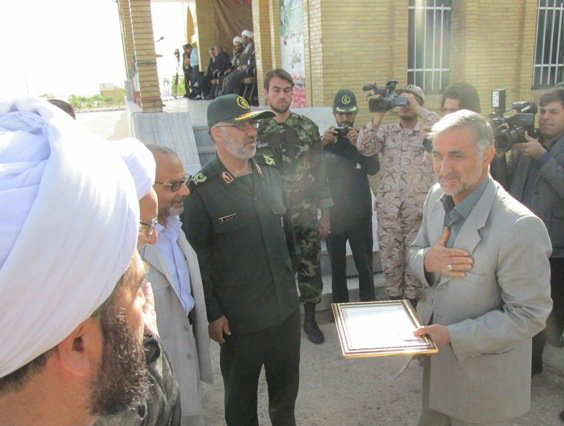 مراسم صبحگاه مشترک نيروهاي مسلح استان مرکزي که در پادگان امام علي(ع) اراک