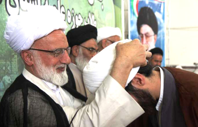 آيين جشن عمامه گذاري طلاب حوزه علميه استان مرکزي در مدرسه علميه المهدي اراک