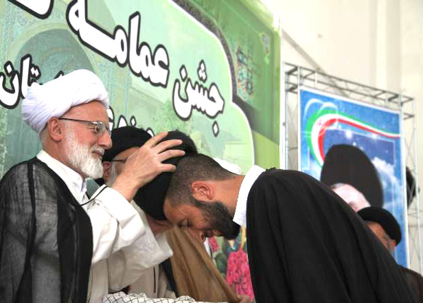 آيين جشن عمامه گذاري طلاب حوزه علميه استان مرکزي در مدرسه علميه المهدي اراک
