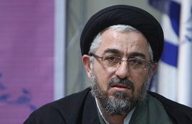 حجت السالام سيد حسين مير معزي? رييس انجمن اقتصاد اسلامي حوزه عليمه قم و رييس مرکز راهبري مطالعات اسلامي اقتصاد مقاومتي