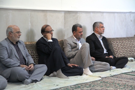 جلسه درس اخلاق مديران که با حضور مديران اجرايي استان مرکزي که در بيت امام جمعه اراک
