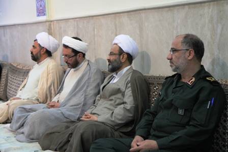 جلسه درس اخلاق مديران که با حضور مديران اجرايي استان مرکزي که در بيت امام جمعه اراک