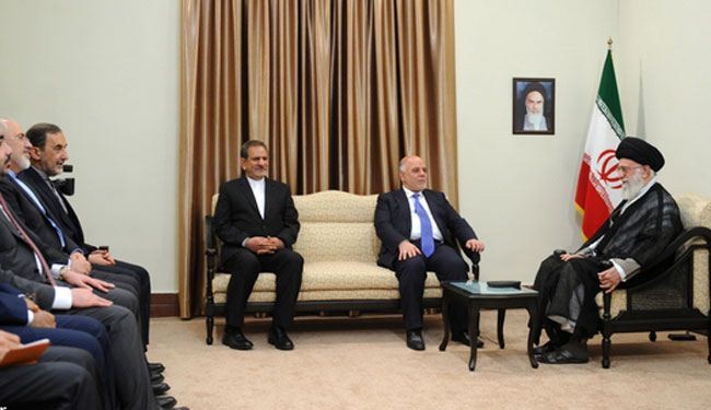 قائد الثورة الاسلامية في ايران و رئيس الوزراء العراقي حيدر العبادي