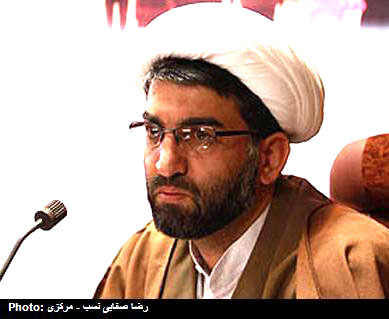 حجت‌الاسلام عبدالله حسينخاني مدير آستان مقدس امامزاده محمد عابد(ع) اراک