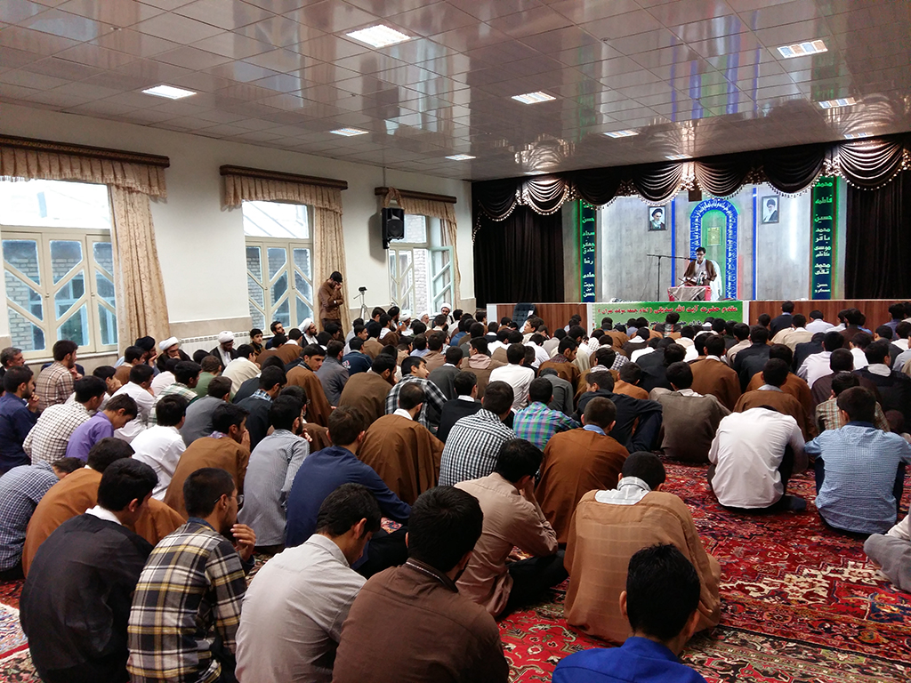 حجت الاسلام صديقي در جمه طلاب اميرالمؤمنين