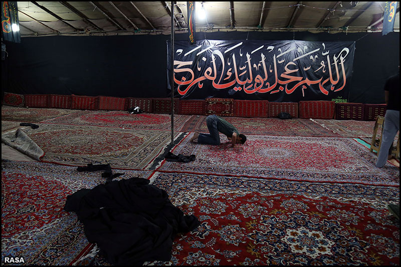 سياهپوش کردن مساجد و حسينيه ها در آستانه محرم