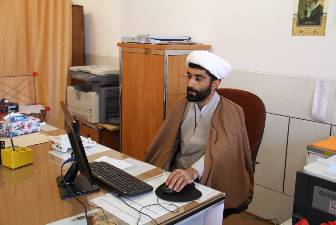 حجت الاسلام محمد یوسفی، مسؤول طرح مدارس امین در استان چهارمحال و بختیاری