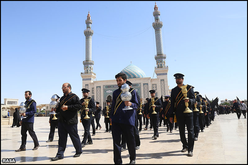 الحشود تحيي ذكرى استشهاد الامام الكاظم عليه السلام في قم المقدسة