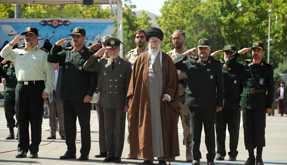 رهبر انقلاب در مراسم دانش آموختگی دانشجویان دانشگاه امام حسین