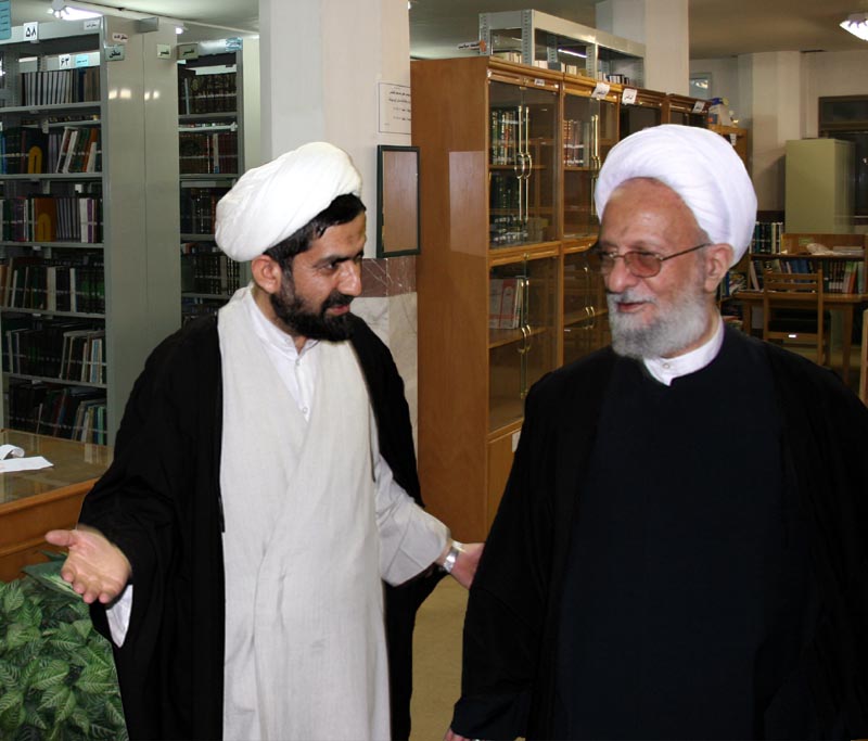 حجت الاسلام ابوترابی در کنار آیت الله مصباح یزدی