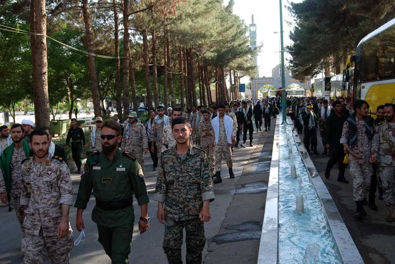كاروان دو امدادي عاشقان حسيني زائران خميني از اصفهان به كاشان رسيد