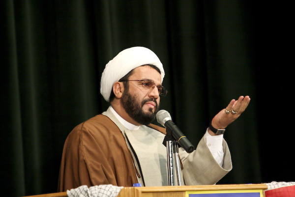 استاد حوزه و دانشگاه