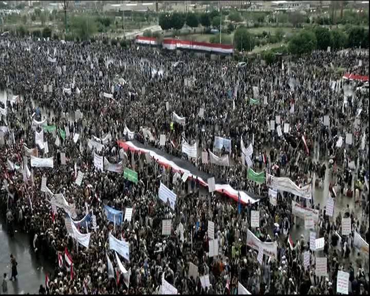 حشود كبيرة تجتمع في صنعاء تنديدا بالعدوان والحصار