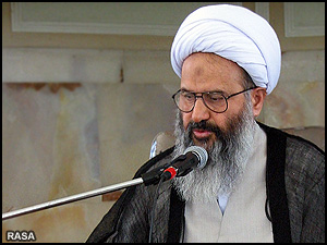 مندوب قائد الثورة الاسلامية في كاشان آية الله نمازي